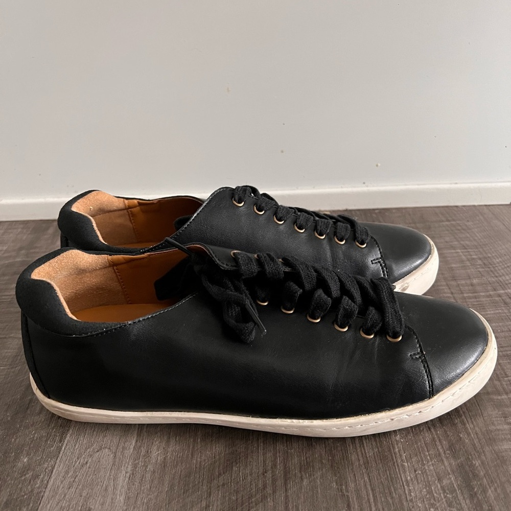 Black Sneakers